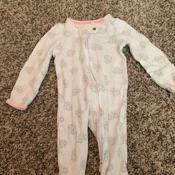 Onesie for baby girl - Picture 1 of 8